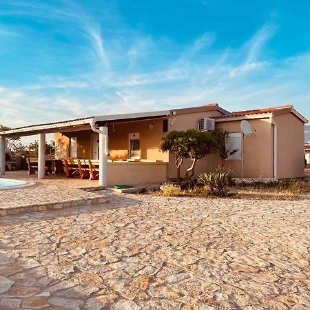Beautiful Secluded Area Near Novalja Vacation House With Pool And Sea View Villa Lara المظهر الخارجي الصورة