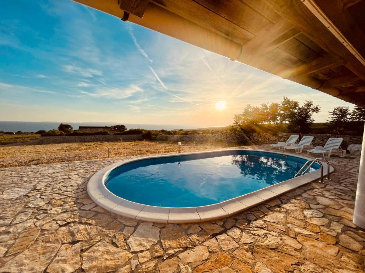 Beautiful Secluded Area Near Novalja Vacation House With Pool And Sea View Villa Lara المظهر الخارجي الصورة