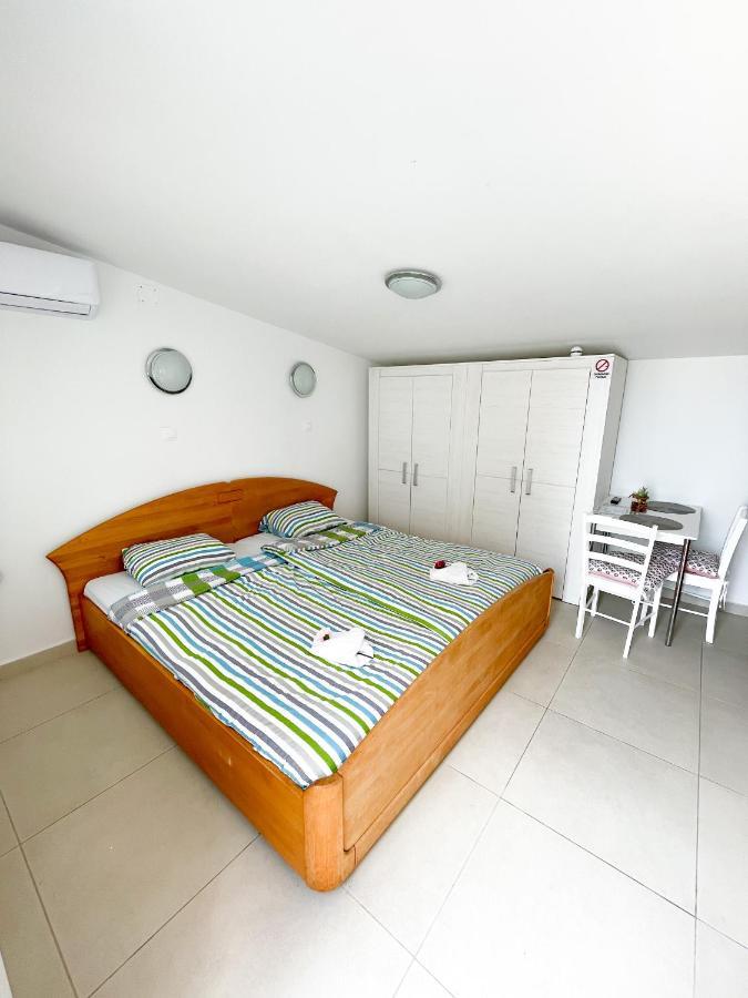 Beautiful Secluded Area Near Novalja Vacation House With Pool And Sea View Villa Lara المظهر الخارجي الصورة
